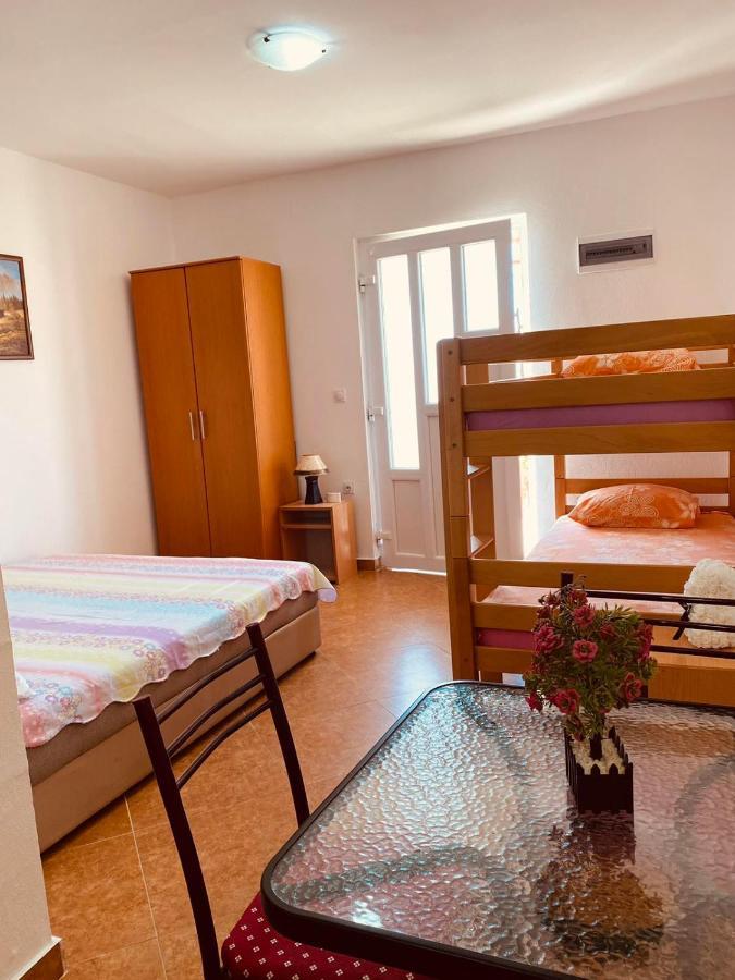 Djonovic Apartments بار المظهر الخارجي الصورة
