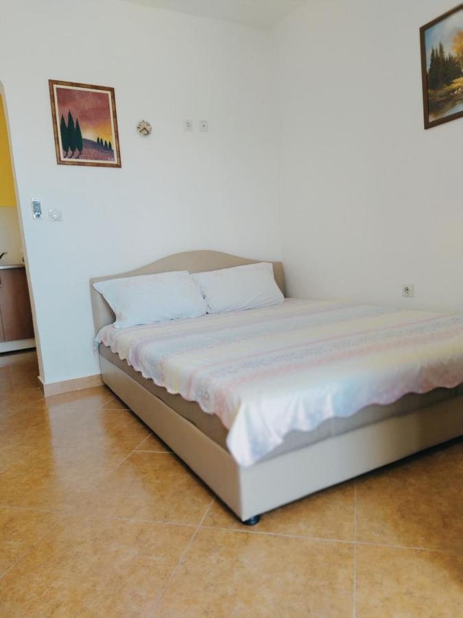 Djonovic Apartments بار المظهر الخارجي الصورة