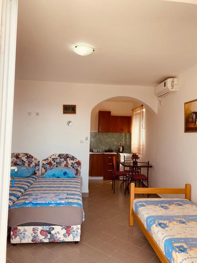 Djonovic Apartments بار المظهر الخارجي الصورة