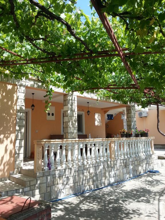Djonovic Apartments بار المظهر الخارجي الصورة