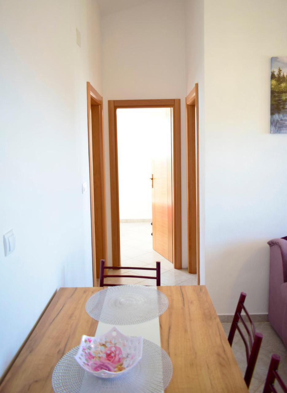 Djonovic Apartments بار المظهر الخارجي الصورة
