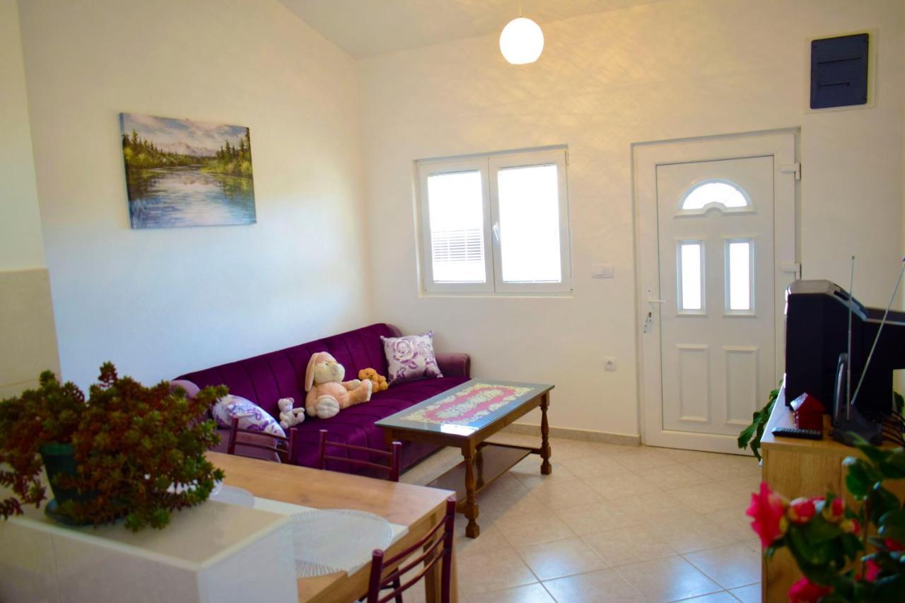 Djonovic Apartments بار المظهر الخارجي الصورة